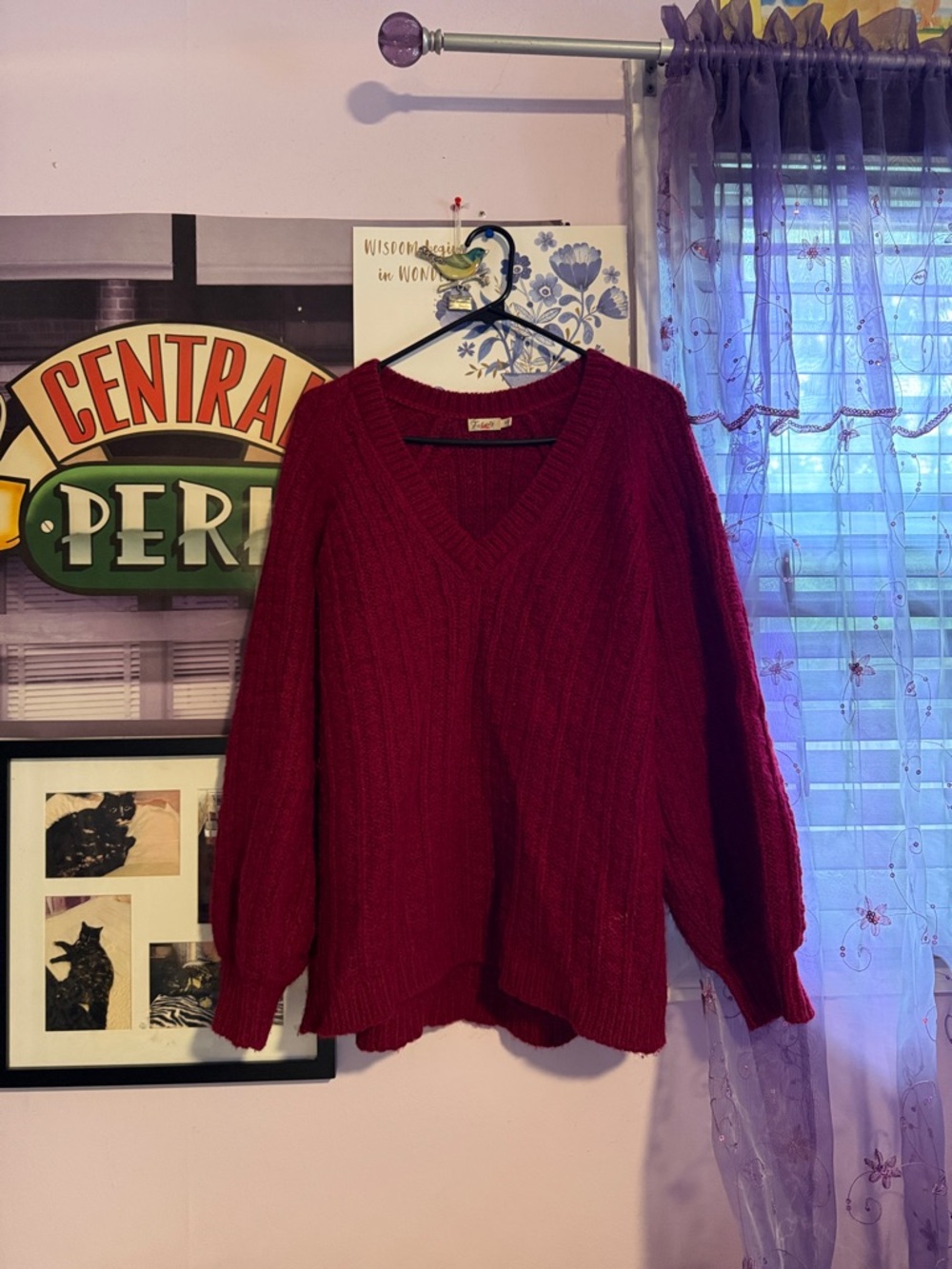 Women's V-Neck Chunky Knit Sweater - Wine